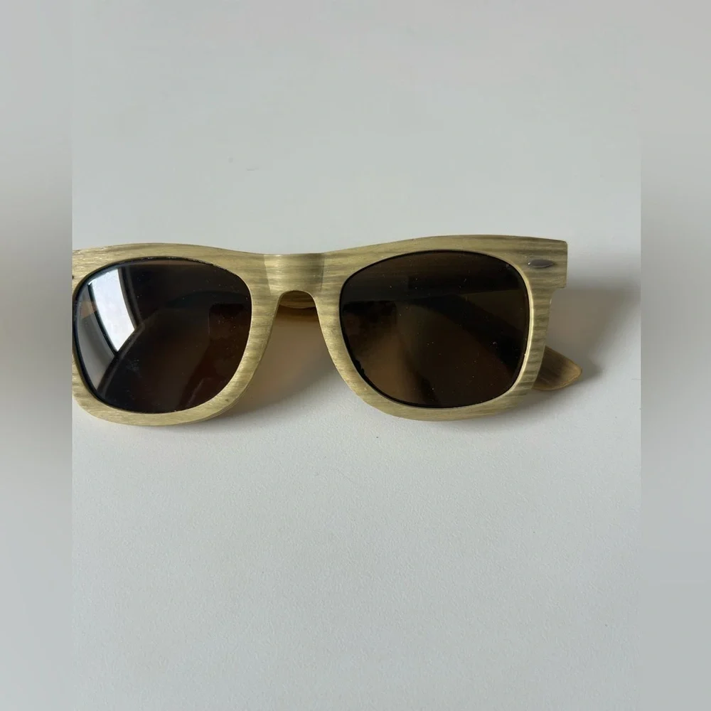 Ray-Ban Wayfarer Wooden Sunglasses. Excellent Condition